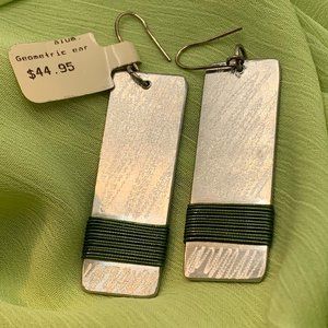 Metal/Green Wire Drop Earrings New with tags